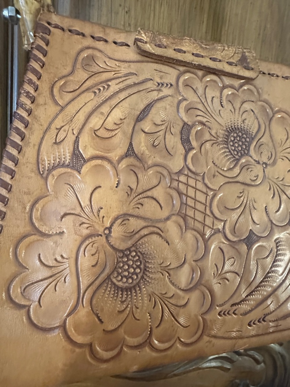 Vintage Detailed Leather Floral Tooled Hand Purse With Bamboo Wooden Handles - Picture 5 of 17